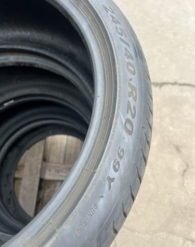 Pirelli P Zero 245/40 R20