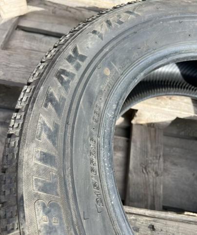 Bridgestone Blizzak VRX 215/65 R16