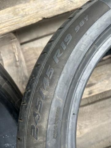 Pirelli P Zero PZ4 245/45 R19