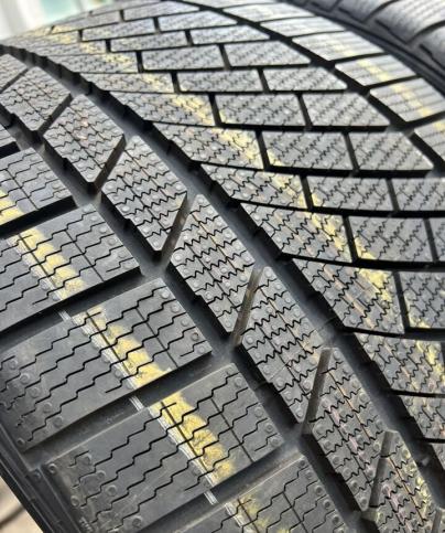 Continental ContiWinterContact TS 830 P 295/30 R20