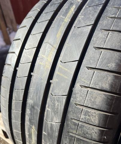 Pirelli P Zero PZ4 275/30 R21