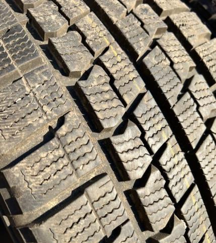 Goodyear Ice Navi Zea II 225/50 R17