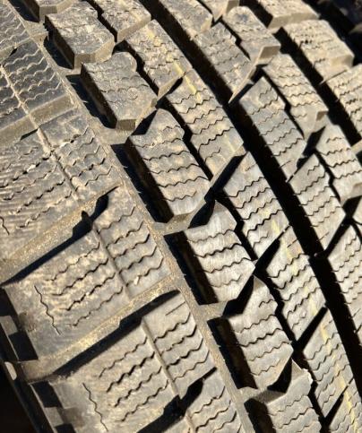 Goodyear Ice Navi Zea II 225/50 R17