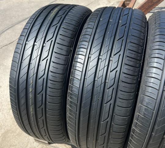 Bridgestone Turanza T001 215/60 R16