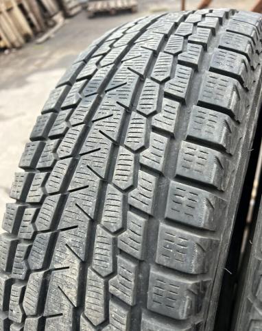 Yokohama Ice Guard G075 215/70 R16