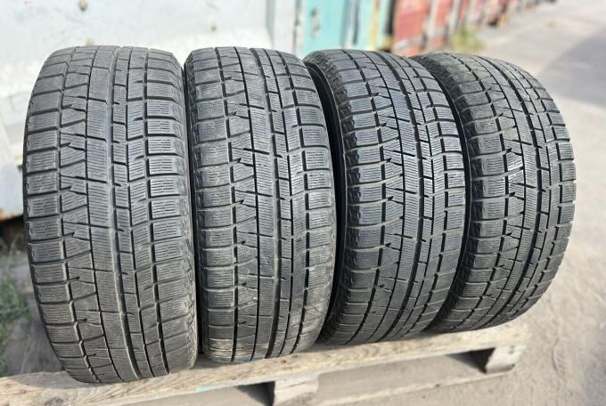 Yokohama Ice Guard IG50 215/45 R17