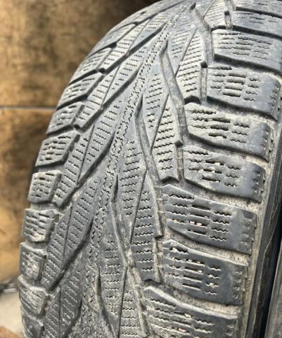 Nokian Tyres Hakkapeliitta R2 215/65 R17