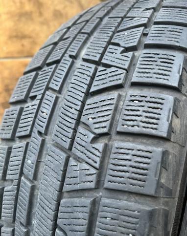 Yokohama Ice Guard IG50 215/60 R16