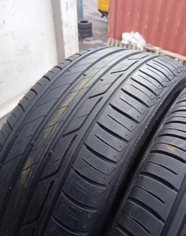 Bridgestone Turanza T001 215/60 R16