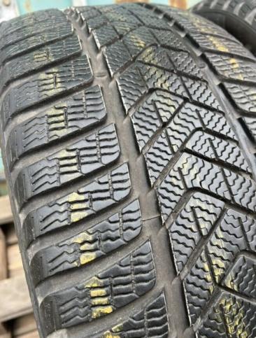 Pirelli Winter Sottozero 3 255/35 R21