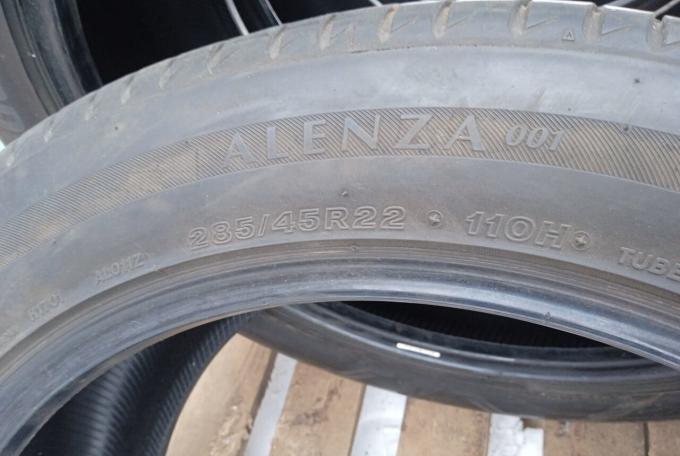 Bridgestone Alenza 001 285/45 R22