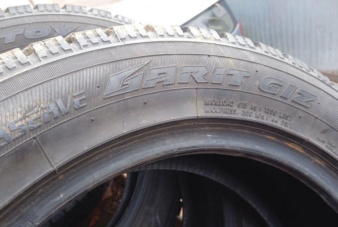 Toyo Observe Garit GIZ 205/55 R16