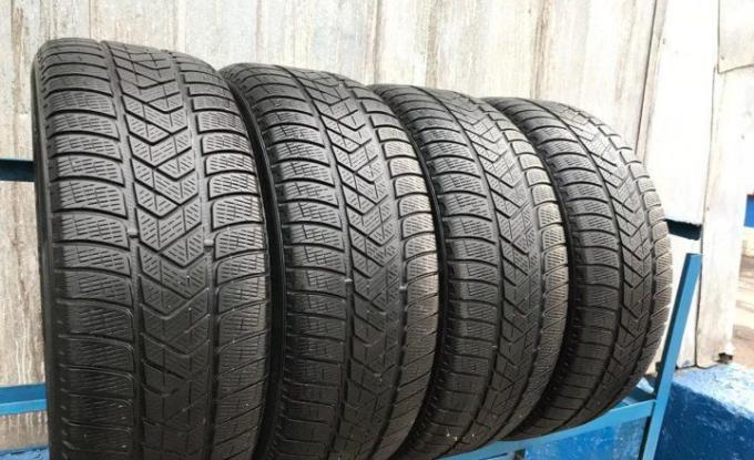 Pirelli Winter Sottozero 3 215/50 R18