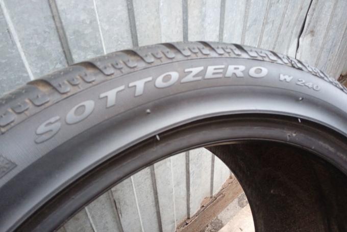 Pirelli Sottozero Winter 240 285/35 R19