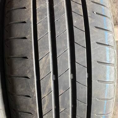 Bridgestone Turanza T005 215/60 R17