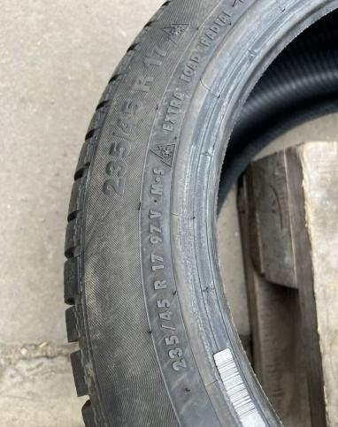 Continental ContiWinterContact TS 830 P 235/45 R17