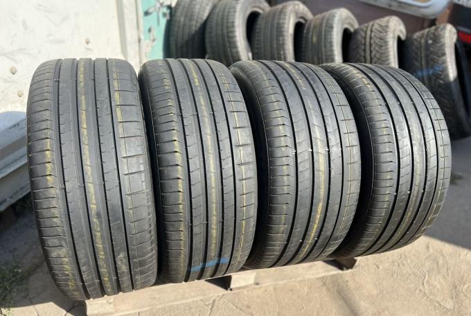 Pirelli P Zero PZ4 325/30 R23