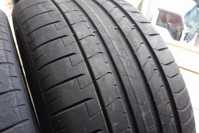 Pirelli P Zero PZ4 255/40 R18