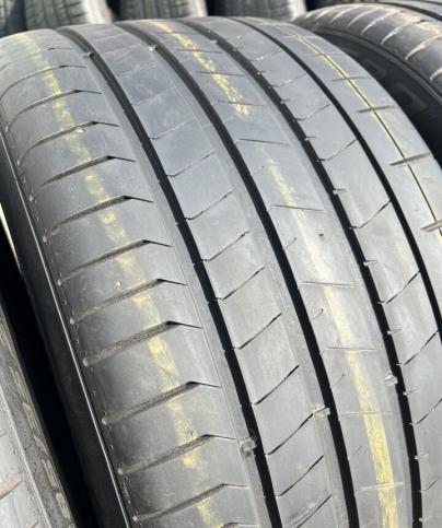 Pirelli P Zero PZ4 325/30 R23