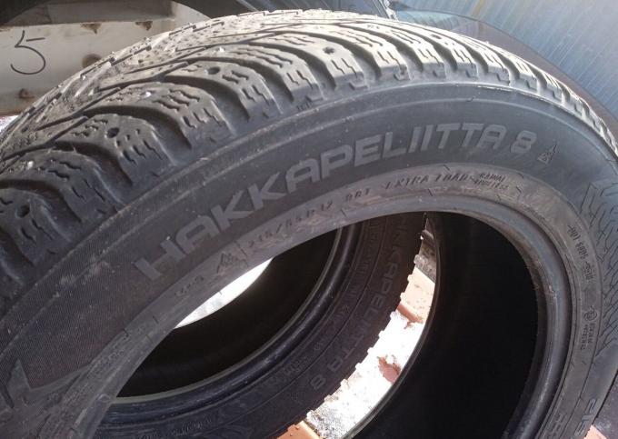 Nokian Tyres Hakkapeliitta 8 215/55 R17