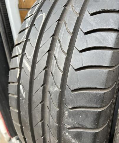 Goodyear EfficientGrip 215/50 R17