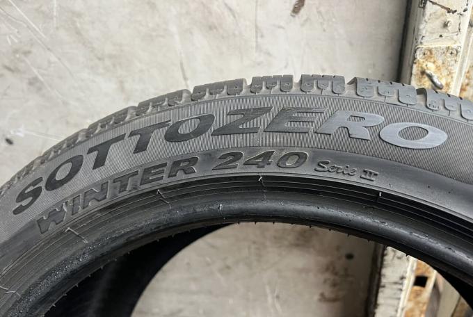 Pirelli Winter Sottozero 240 Serie II 255/40 R18