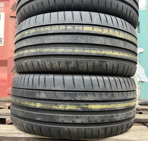 Michelin Pilot Sport 4 225/45 R18 и 245/40 R18