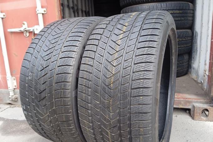 Pirelli Scorpion Winter 325/35 R22