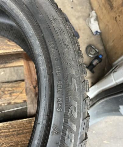 Pirelli Winter Sottozero 3 225/45 R19