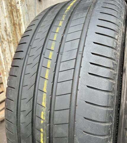 Bridgestone Alenza 001 285/45 R22