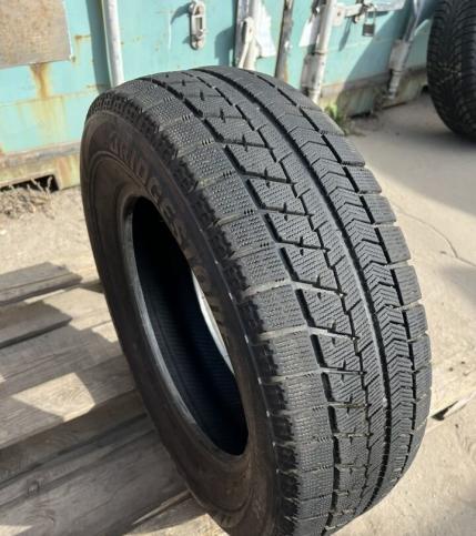 Bridgestone Blizzak VRX 215/65 R16