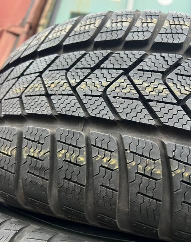 Pirelli Winter Sottozero 3 235/35 R20