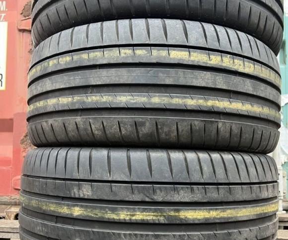 Michelin Pilot Sport 4 225/45 R18 и 245/40 R18