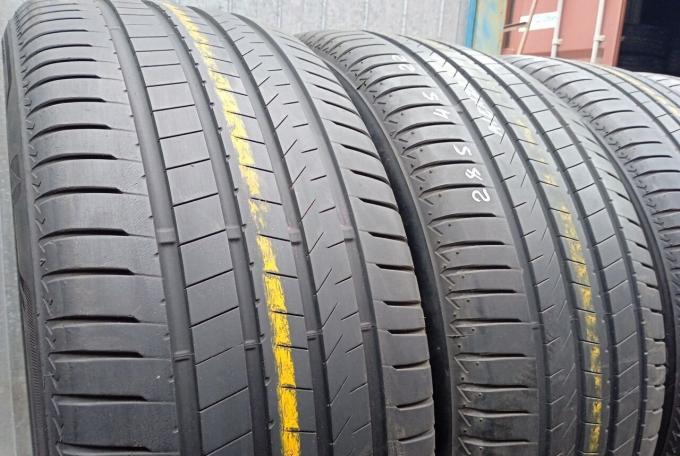 Bridgestone Alenza 001 285/45 R22