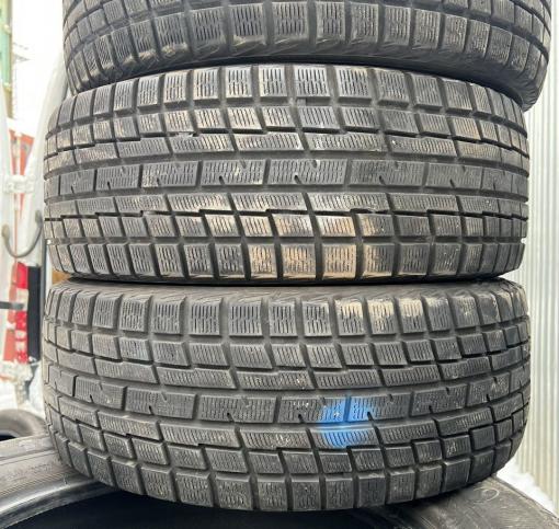 Yokohama Ice Guard IG30 205/55 R16