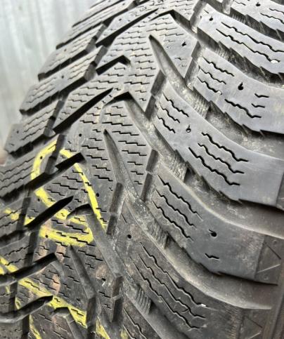 Nokian Tyres Hakkapeliitta 8 255/50 R19