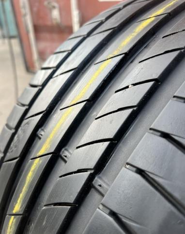 Kumho Ecsta PS71 245/40 R20