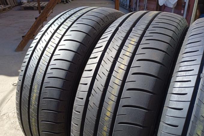 Dunlop Enasave RV505 215/60 R16