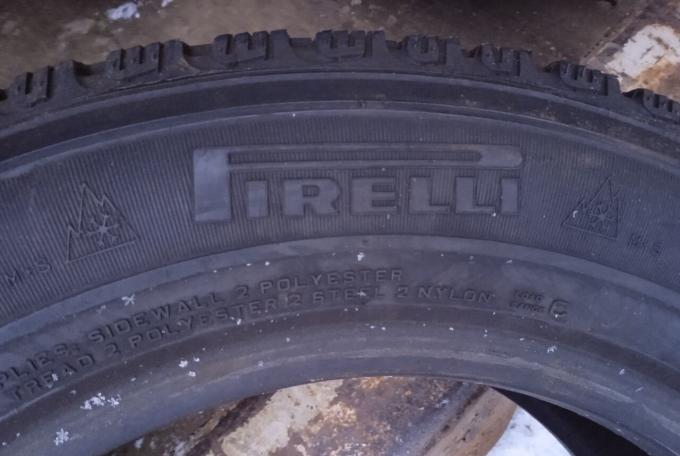 Pirelli Chrono Winter 215/60 R16C