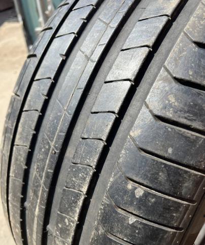 Pirelli P Zero PZ4 285/40 R22