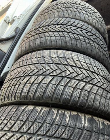 Bridgestone Blizzak LM005 RFT 265/40 R21