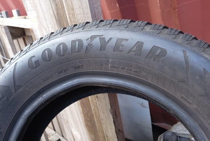 Goodyear UltraGrip 9 195/65 R15