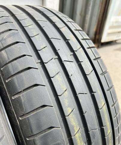 Pirelli P Zero PZ4 225/45 R19