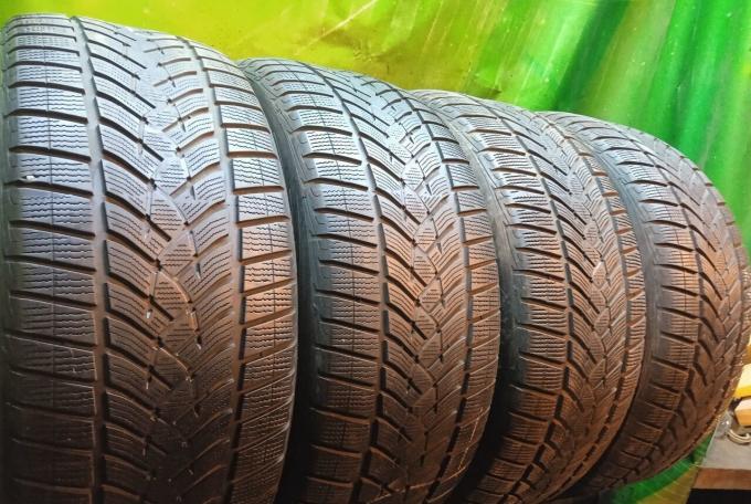 Goodyear UltraGrip Performance 275/45 R21