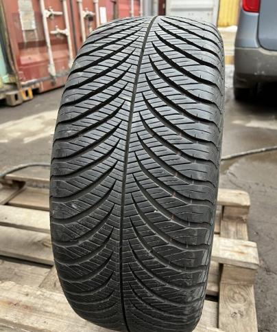 Goodyear Vector 4Seasons Gen-2 215/50 R17