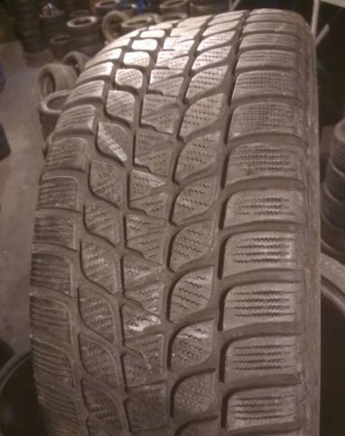 Bridgestone Blizzak LM-25 235/45 R18