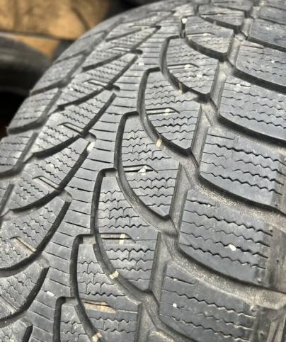 Bridgestone Blizzak LM-80 215/60 R17