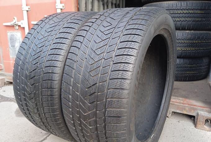 Pirelli Scorpion Winter 325/40 R22