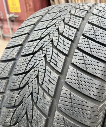 Minerva Frostrack UHP 265/45 R20