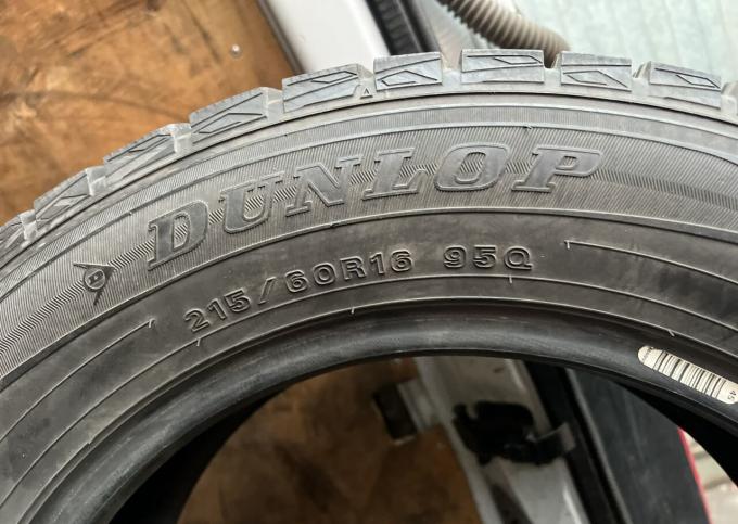 Dunlop Winter Maxx WM01 215/60 R16